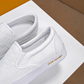 BL - High Quality Luv Sneaker 057