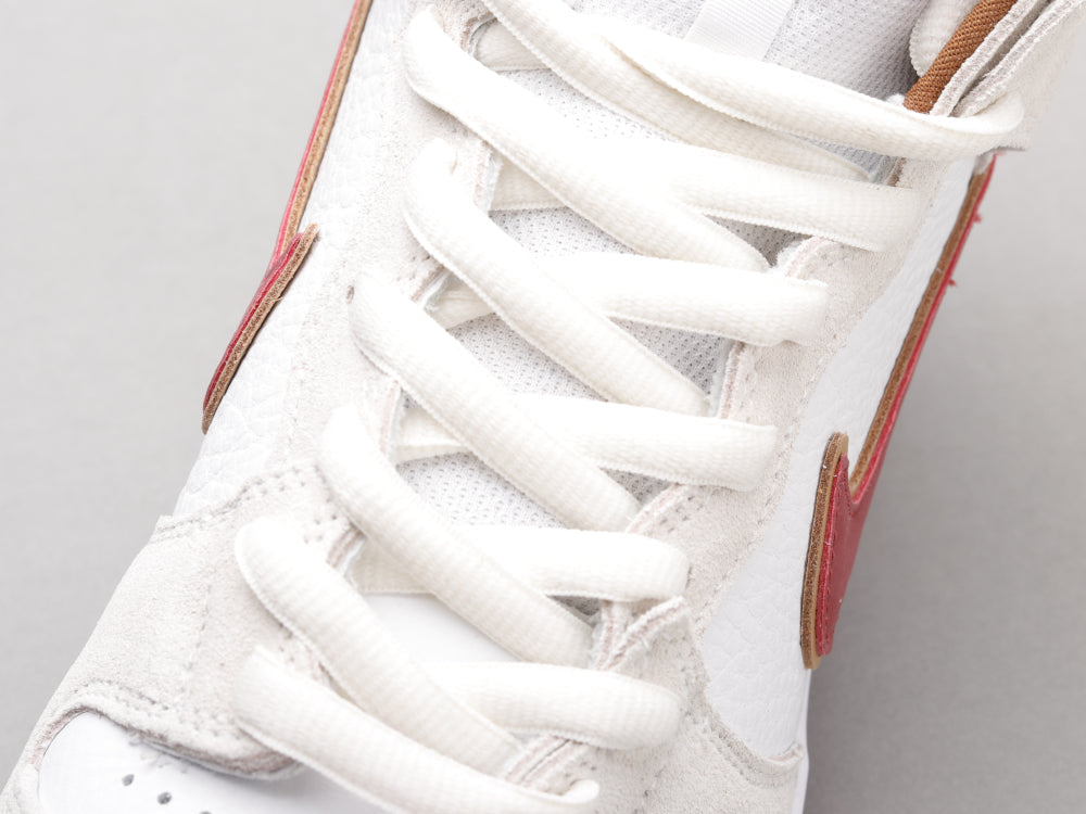 BL - Beige and red hook high top knight color matching