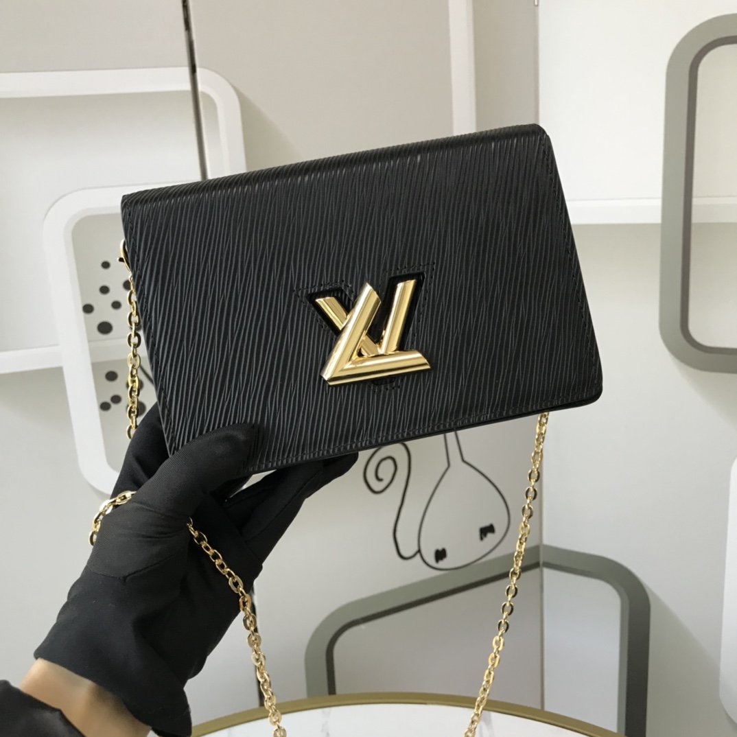 BL - High Quality Wallet LUV 066