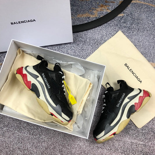 BL - High Quality Bla Sneaker 085
