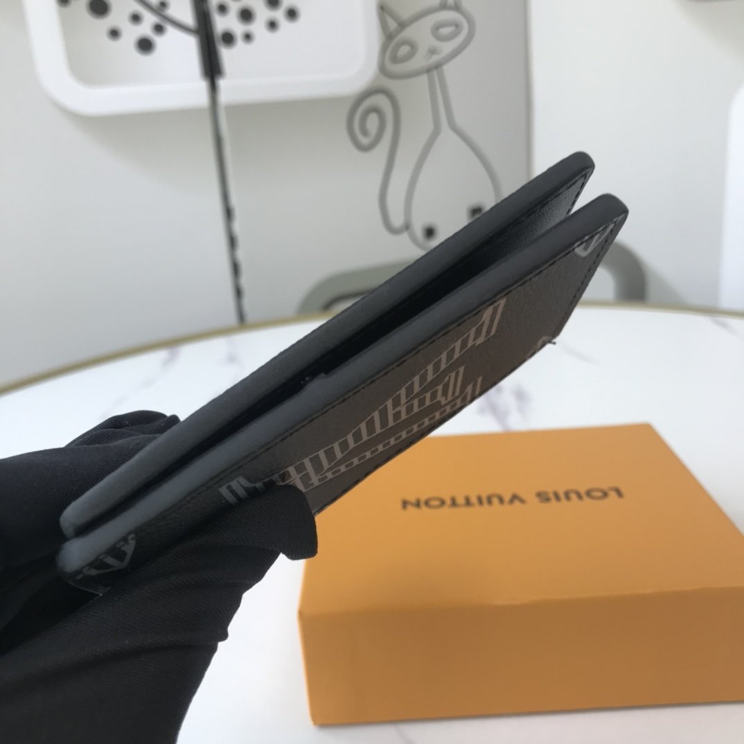 BL - High Quality Wallet LUV 070