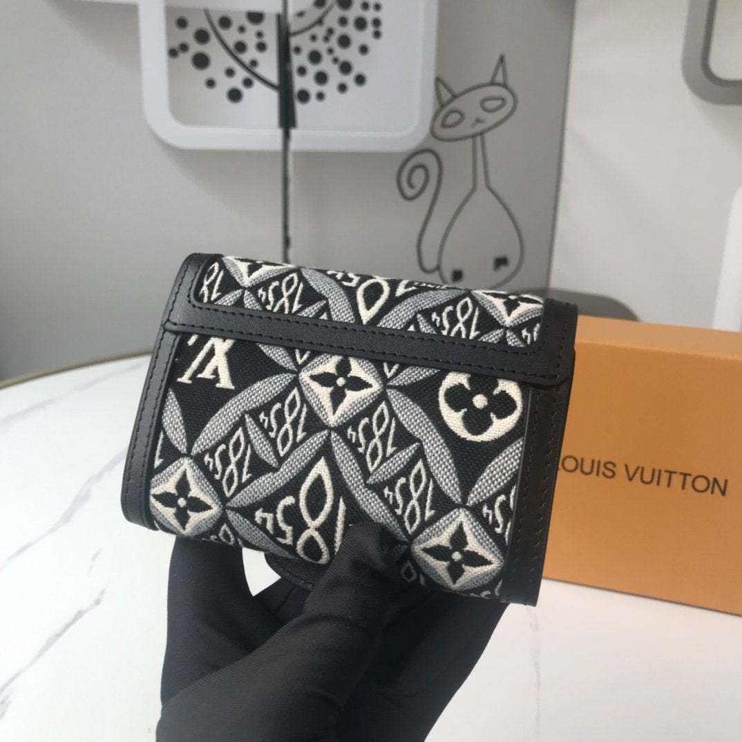 BL - High Quality Wallet LUV 024