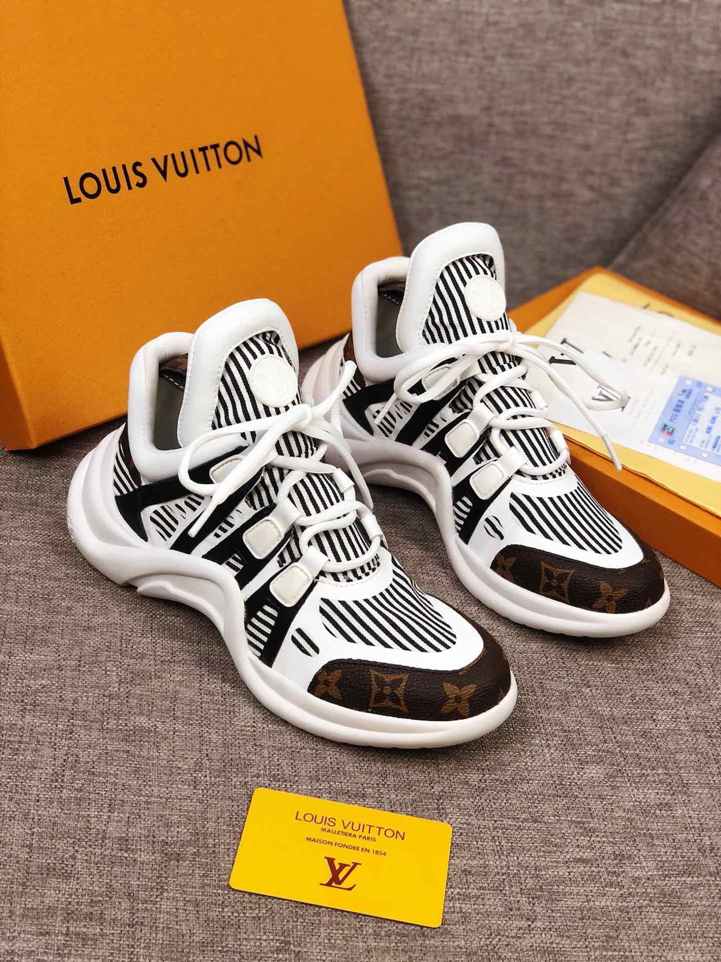 BL - LUV Archlight Black White Sneaker