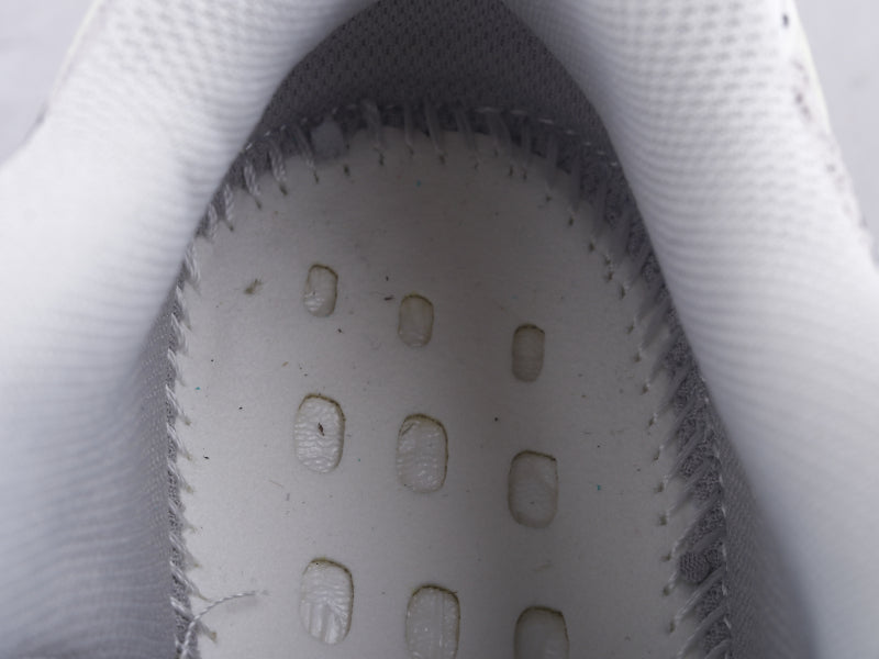 BL - Yzy 700 Static Sneaker