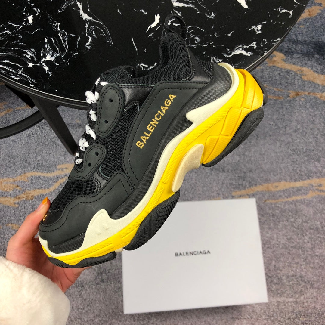 BL - High Quality Bla Sneaker 075