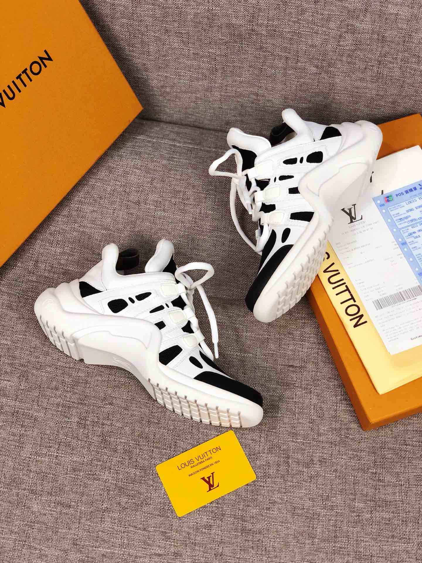 BL - LUV Archlight Black White Sneaker