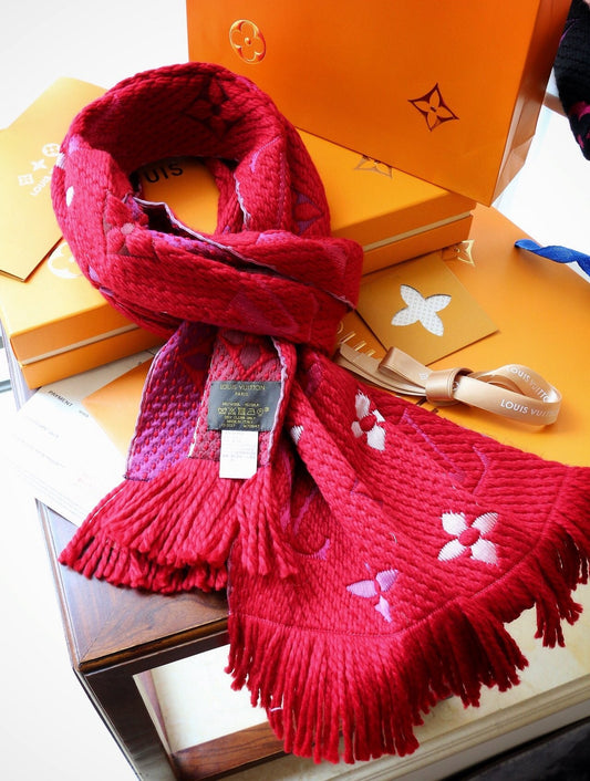 High Quality LUV  Scarf 002