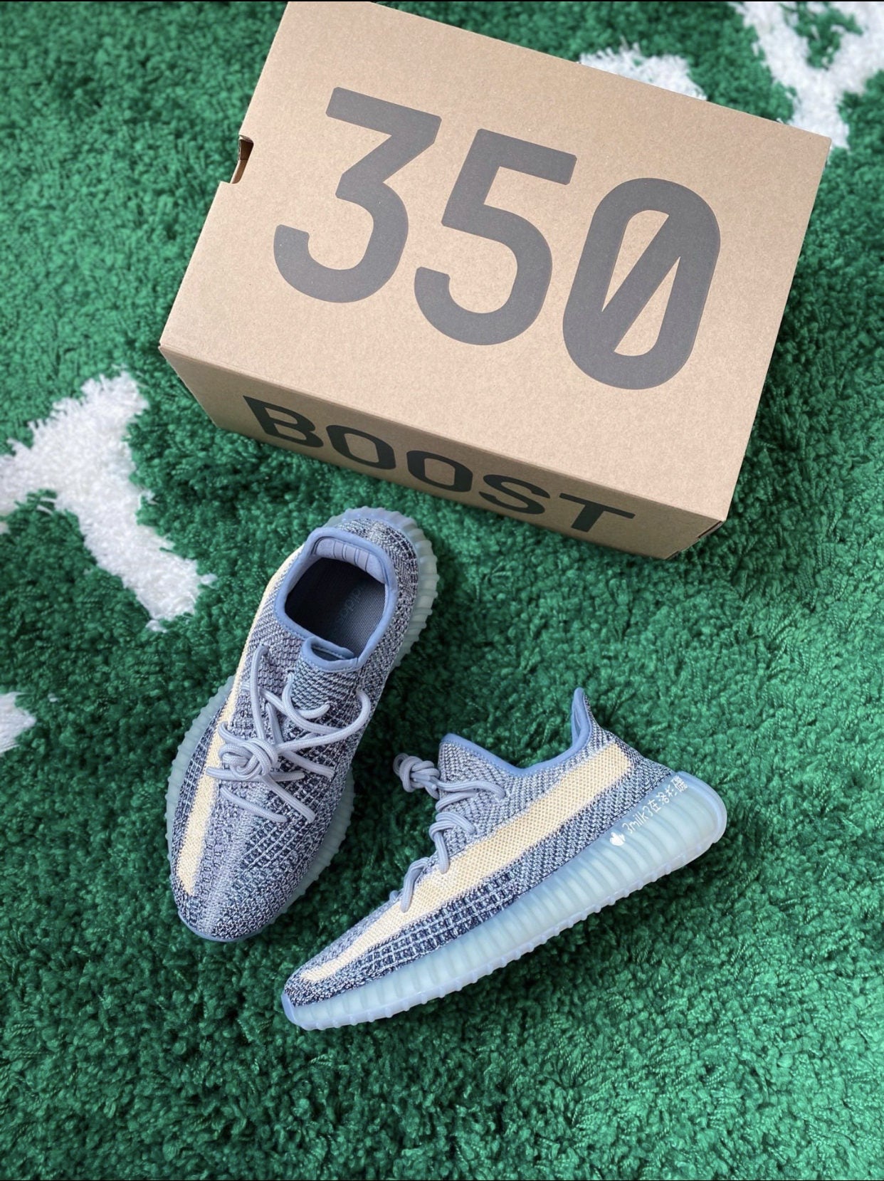 BL - Yzy 350 Washed Tannins Sneaker