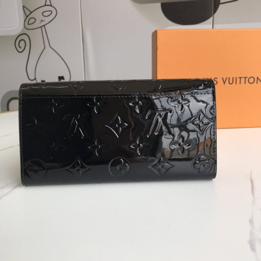 BL - High Quality Wallet LUV 006