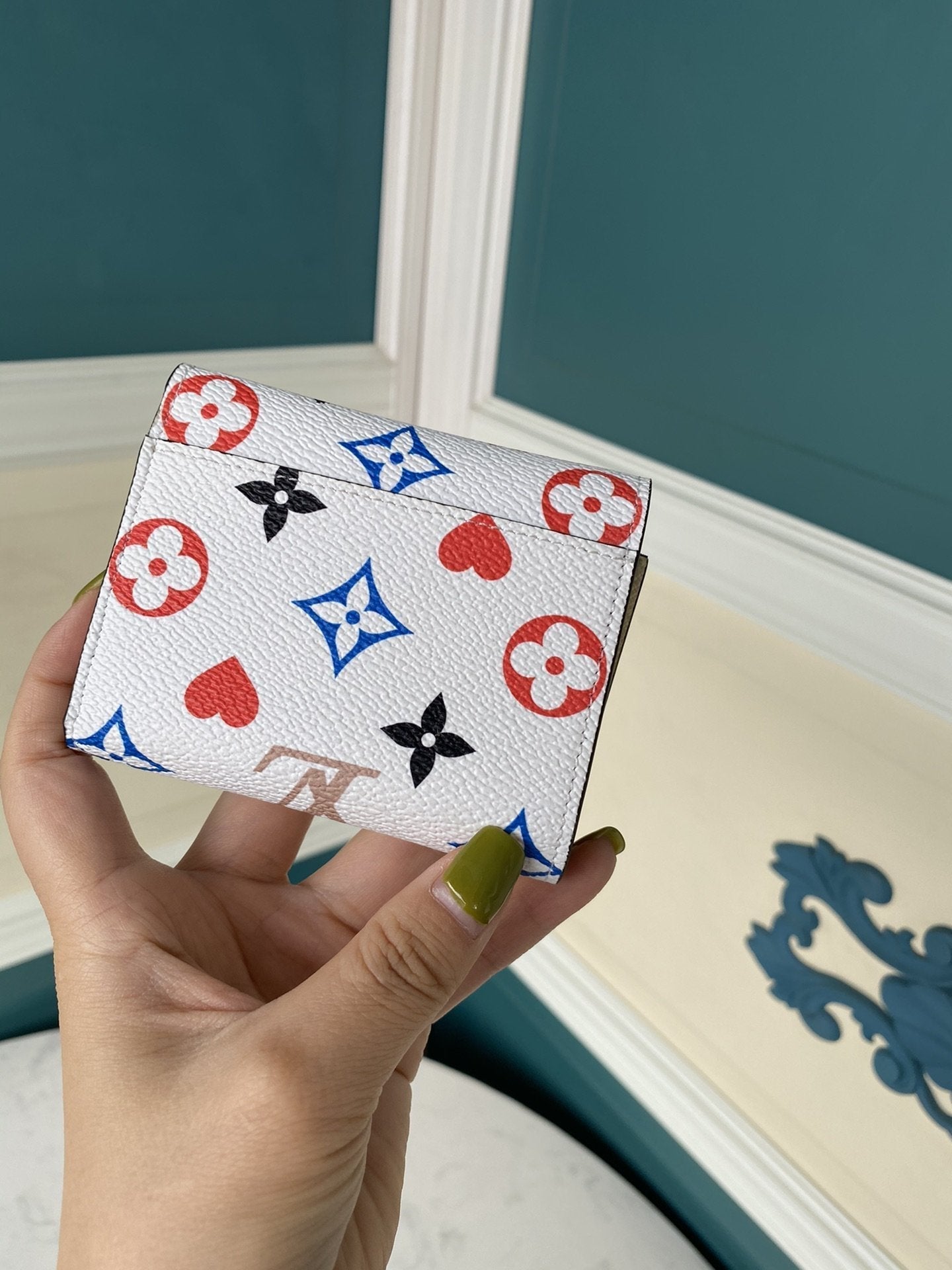 BL - High Quality Wallet LUV 081