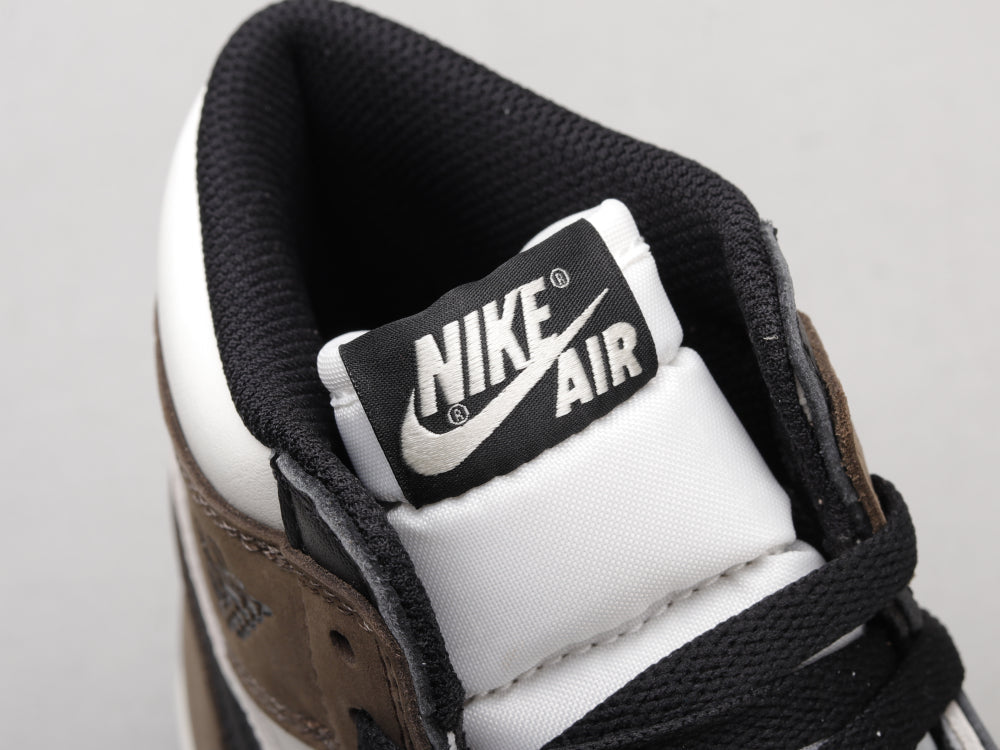 BL - AJ1 Small Barb Black BLcha