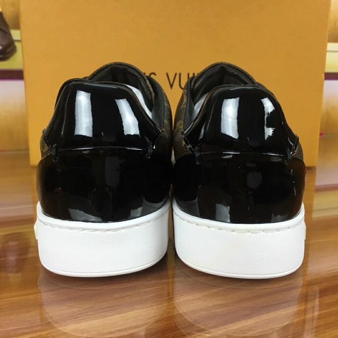 BL - High Quality Luv Sneaker 048