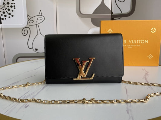BL - High Quality Wallet LUV 057