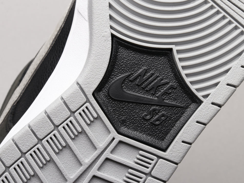 BL - NKE shadow grey
