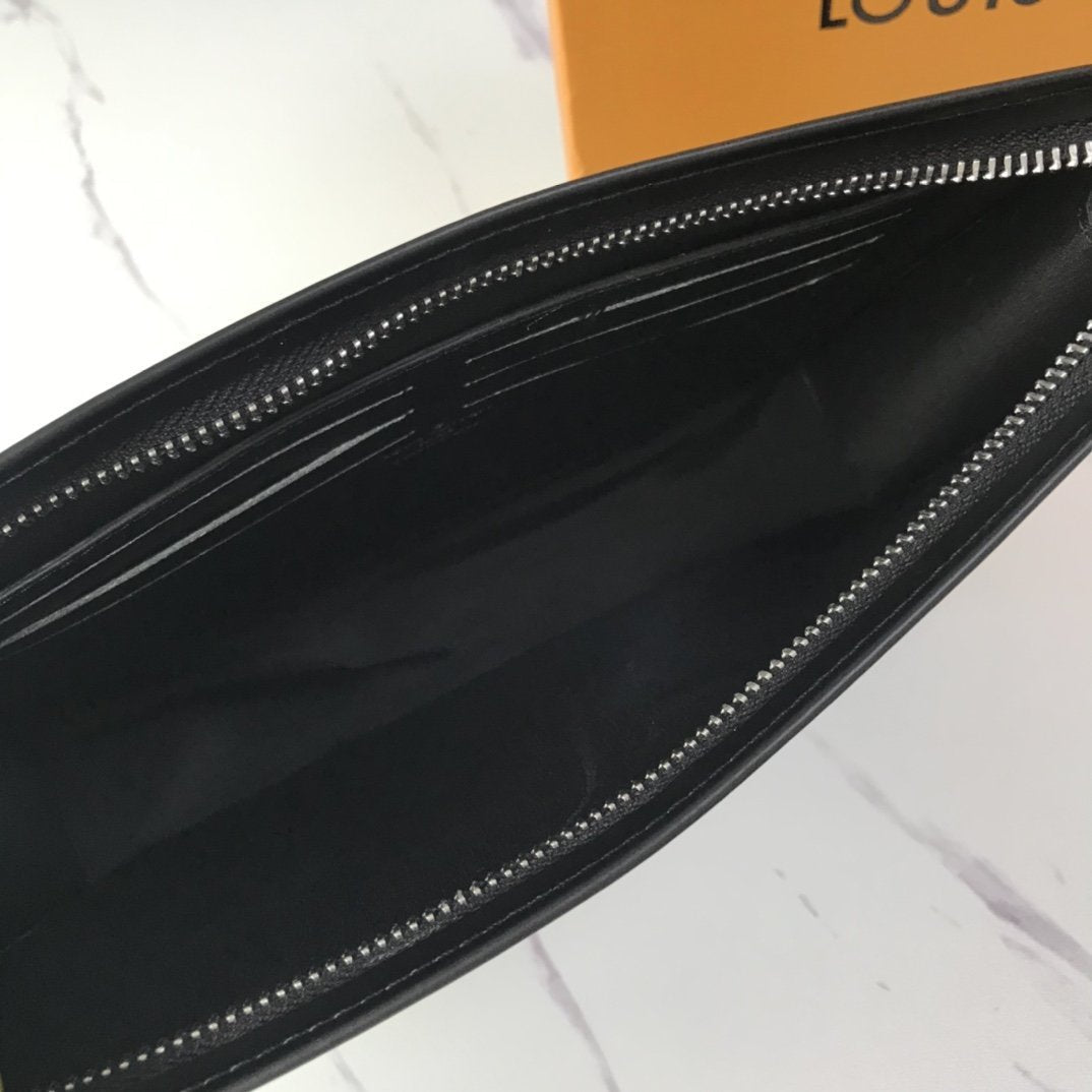 BL - High Quality Wallet LUV 072