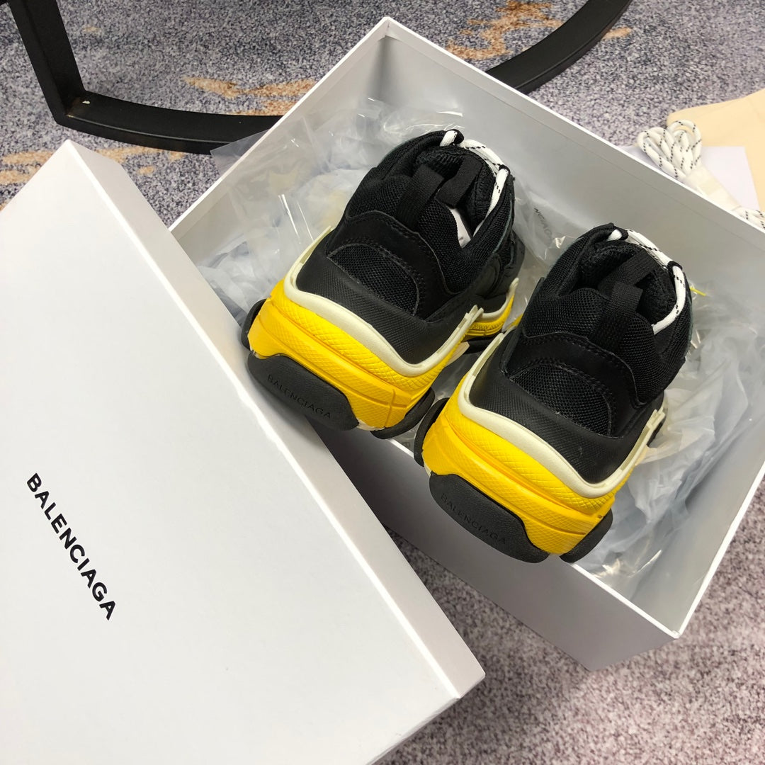 BL - High Quality Bla Sneaker 075