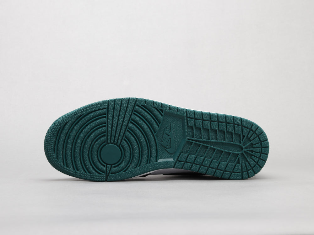 BL - AJ1 black and green toes
