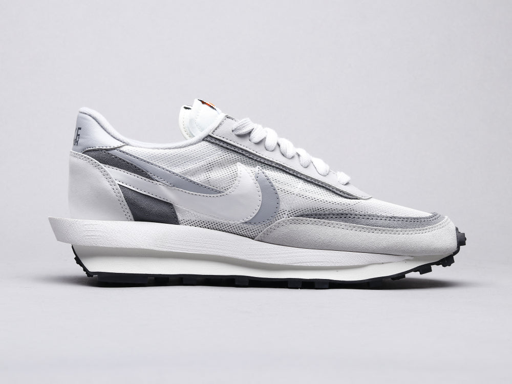 BL - NKE Waffle off-white