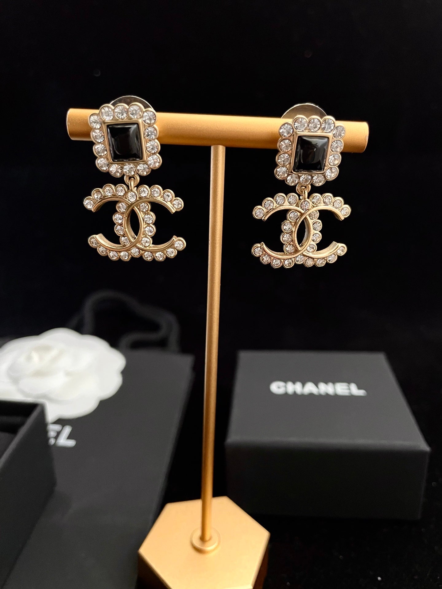 BL - High Quality Earring CHL 011