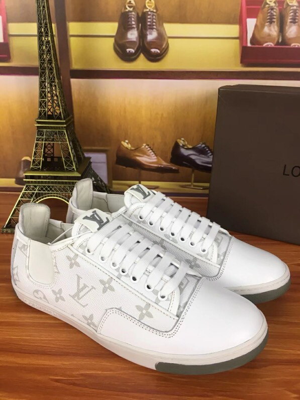 BL - High Quality Luv Sneaker 070