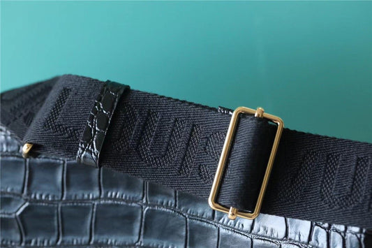 LV Coussin PM High Shiny Alligator Black For Women,  Shoulder And Crossbody Bags 10.2n/26cm LV 