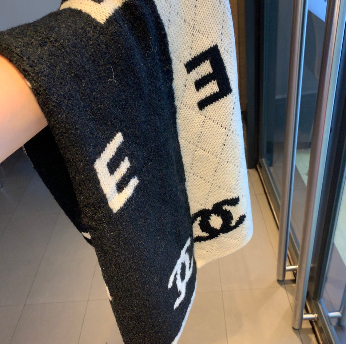 High Quality  CHL  Scarf 008