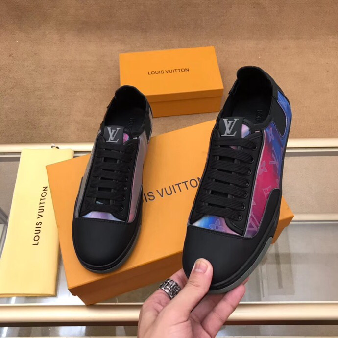 BL - High Quality Luv Sneaker 044