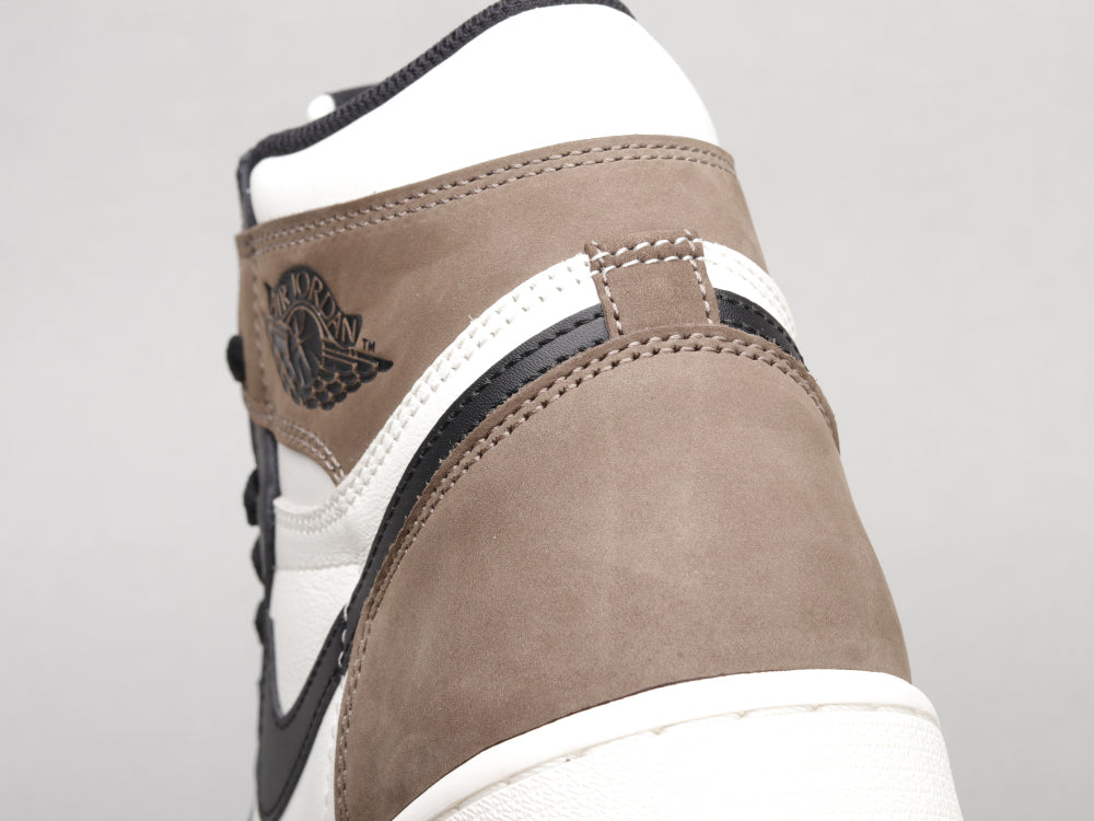 BL - AJ1 Small Barb Black BLcha