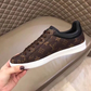 BL - High Quality Luv Sneaker 061