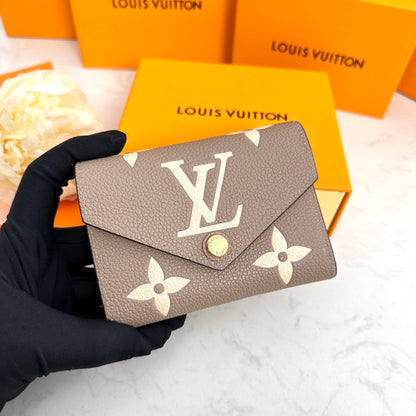 BL - High Quality Wallet LUV 136