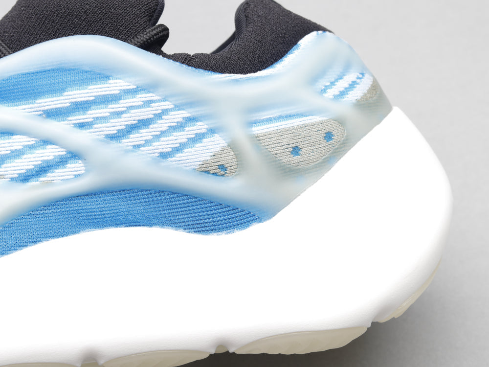 BL - Yzy 700 Arzareth Sneaker