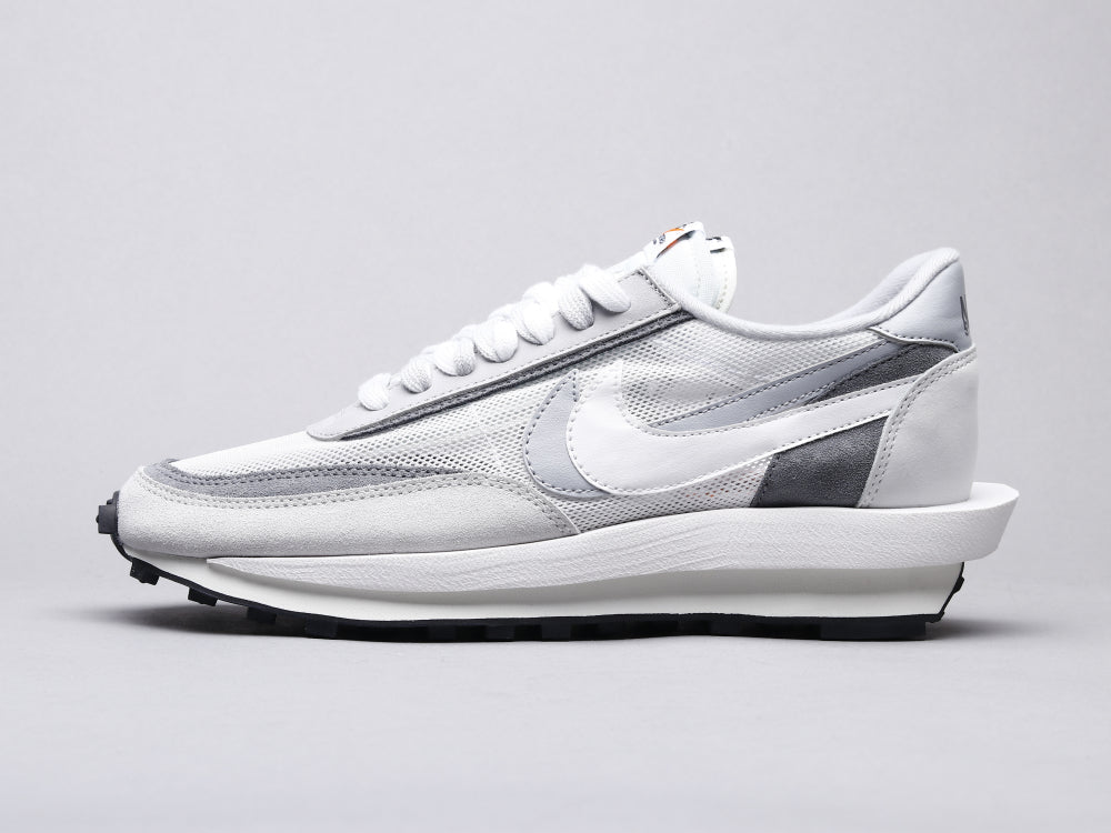 BL - NKE Waffle off-white
