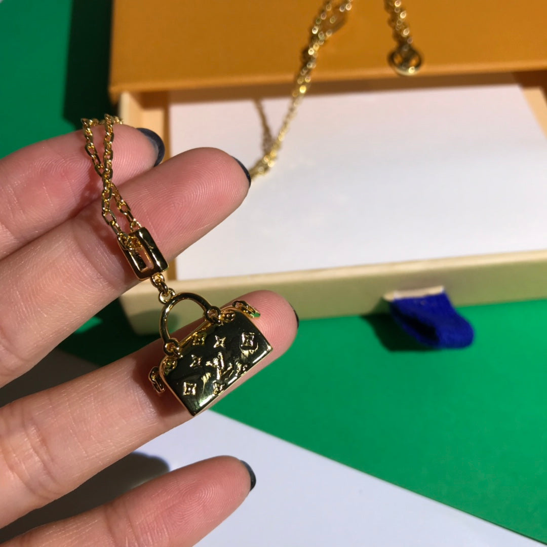 BL - High Quality Necklace LUV027