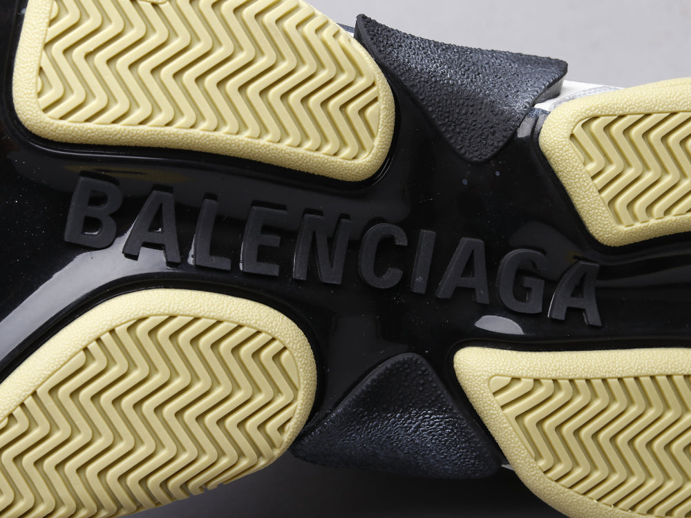 BL - Bla Triple-S Black And White Sneaker