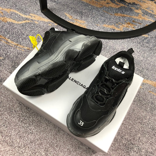 BL - High Quality Bla Sneaker 072