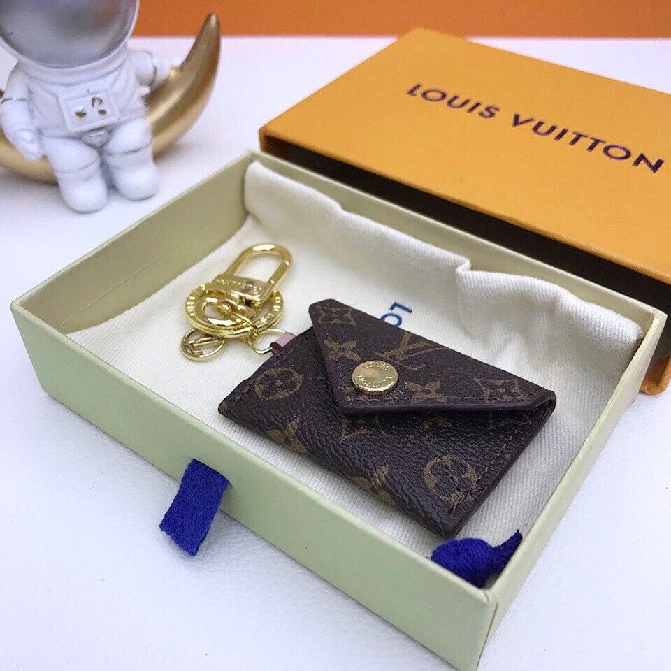 BL -High Quality Keychains LUV 069