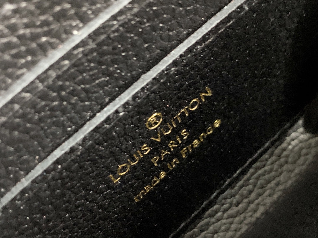 BL - High Quality Wallet LUV 124