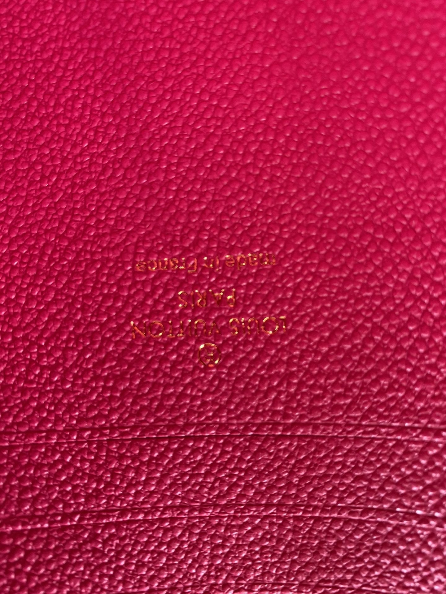 BL - High Quality Wallet LUV 060