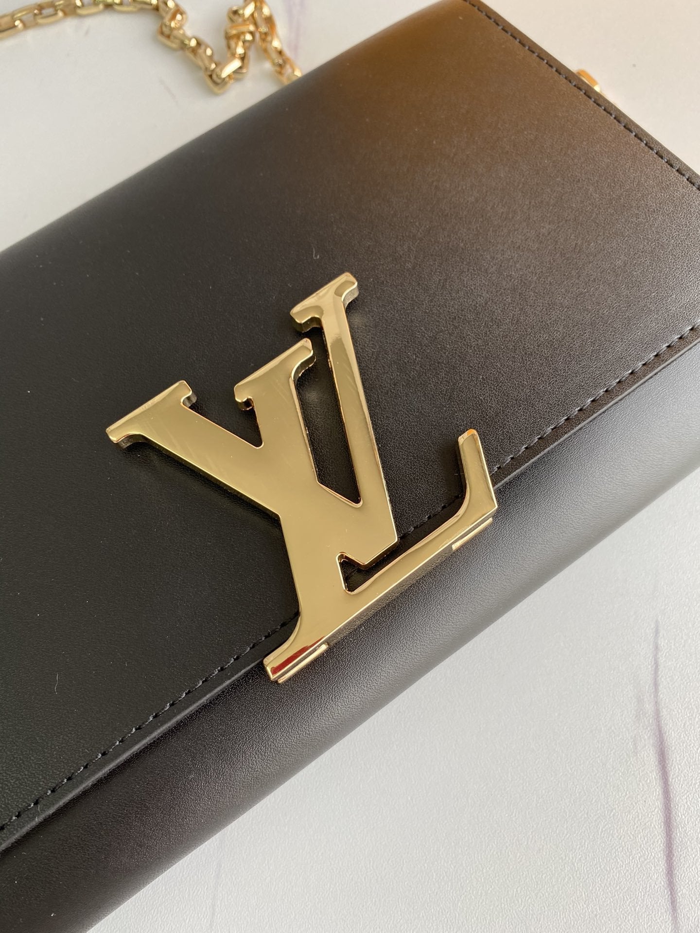 BL - High Quality Wallet LUV 057