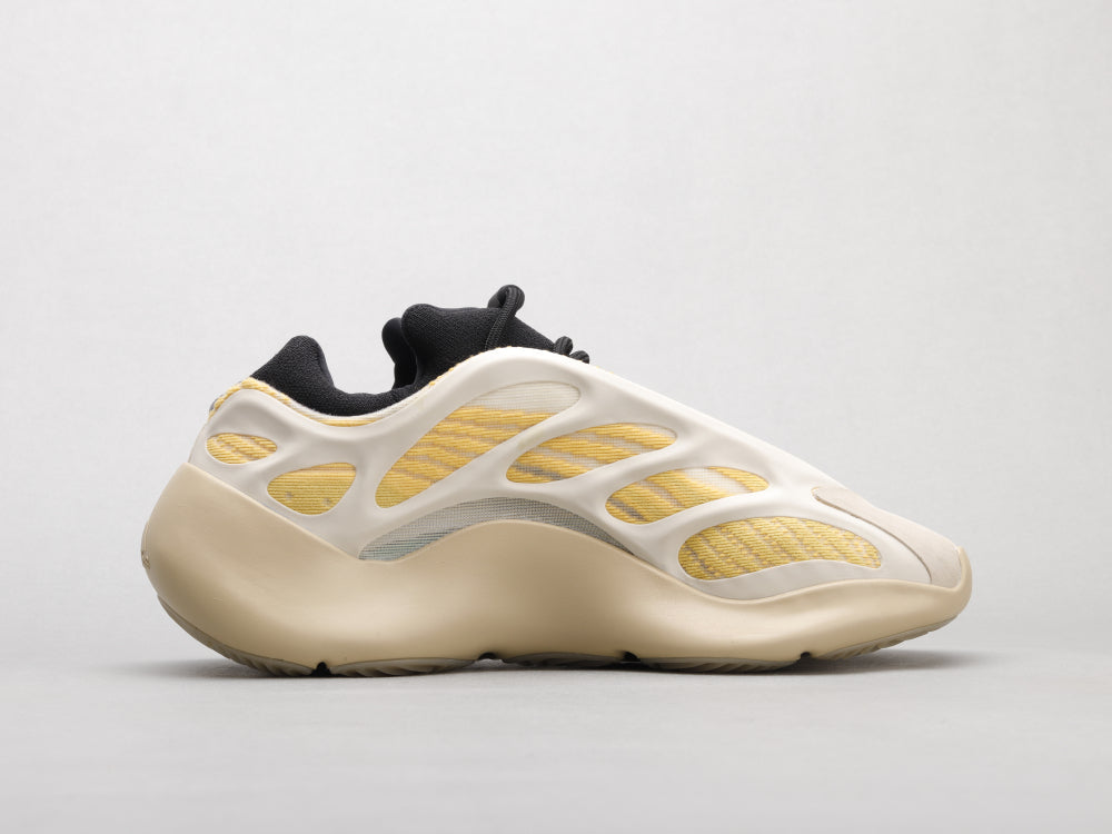 BL - Yzy 700 Beige Srphym Sneaker