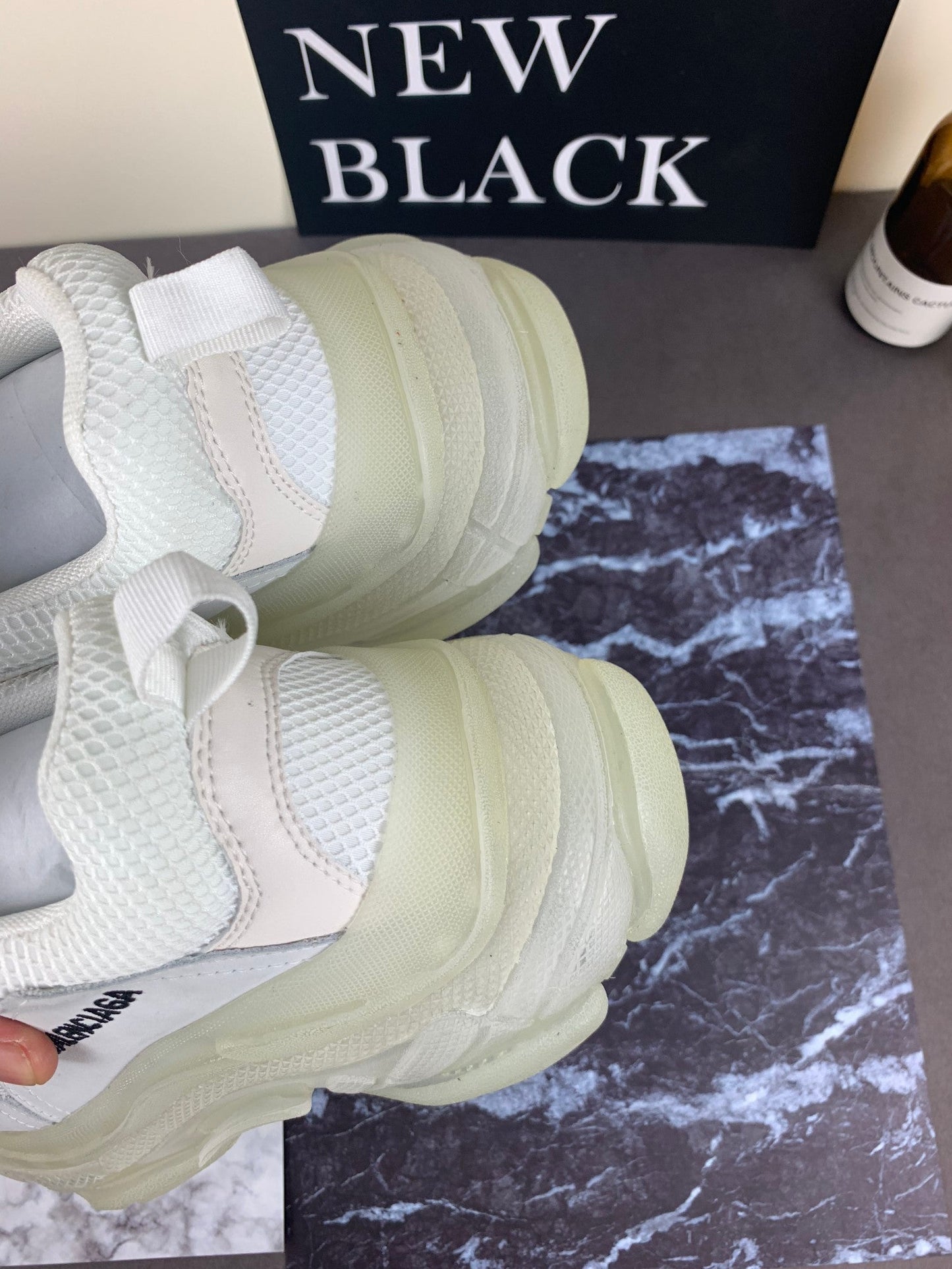 BL - High Quality Bla Sneaker 079