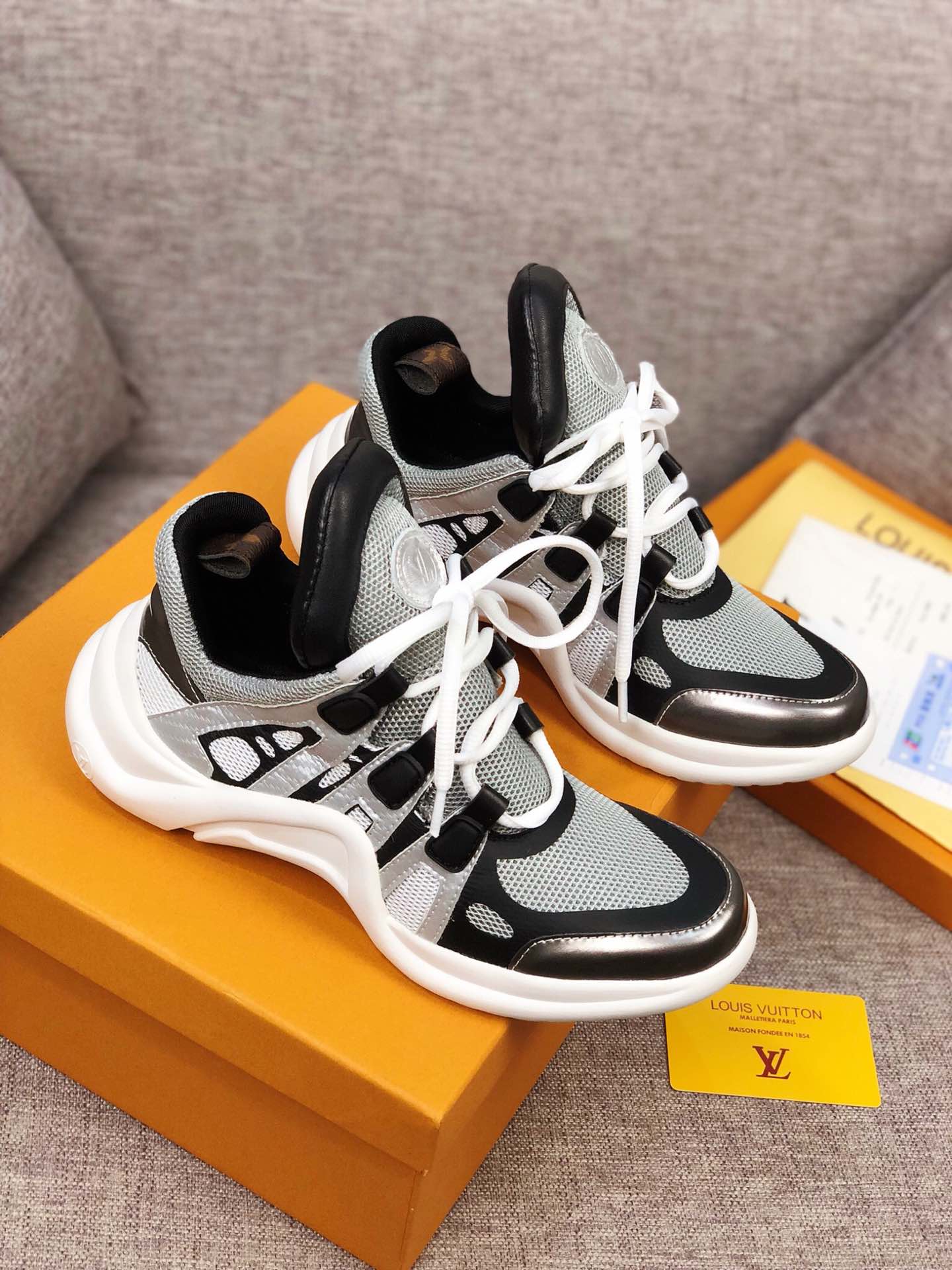 BL - LUV Archlight Brown Black Sneaker