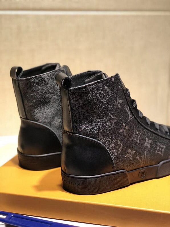 BL - High Quality Luv Sneaker 069