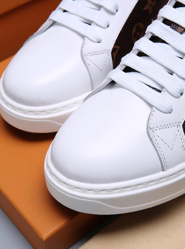BL - High Quality Luv Sneaker 105