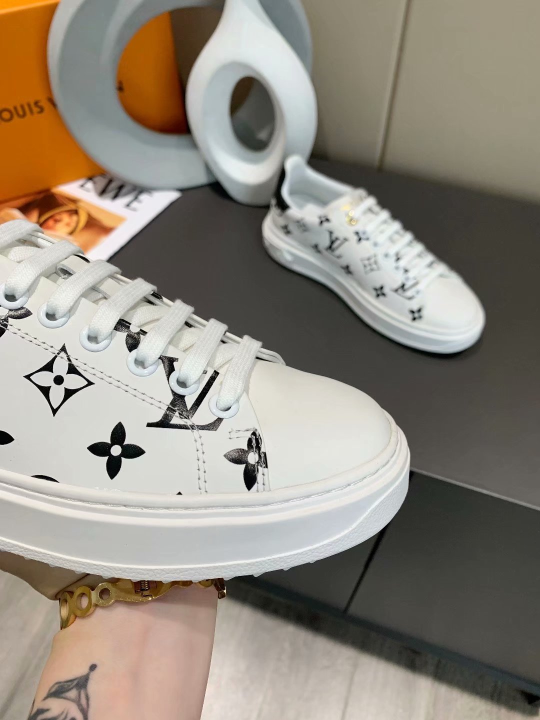 BL - LUV Time Out Black Sneaker