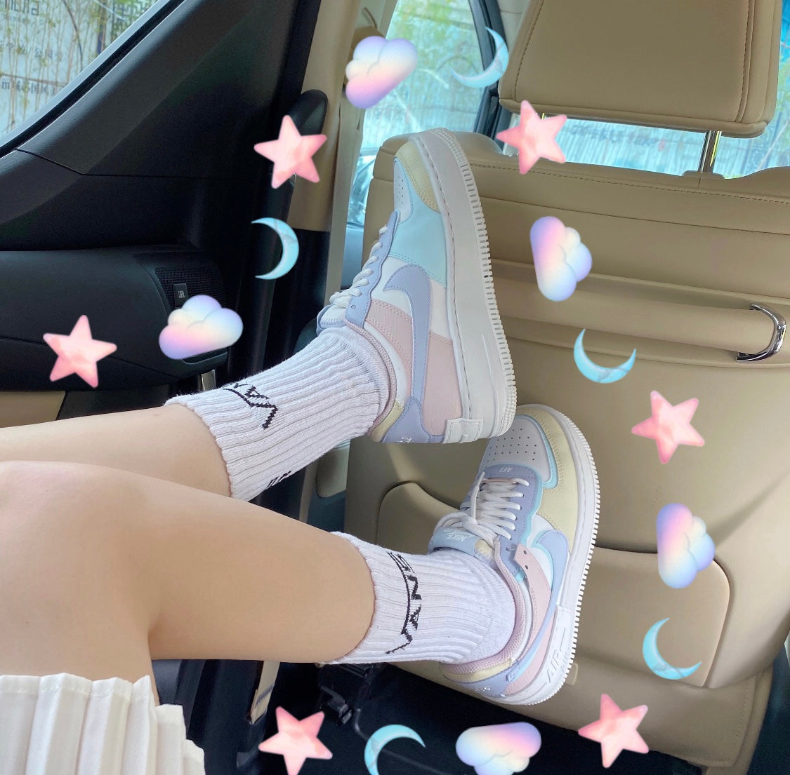 BL - AF1 Deconstructed White Blue Powder Macarons