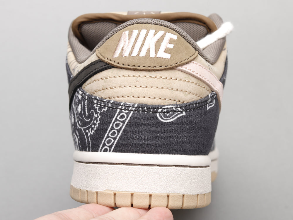 BL - Travis Scott x SB Dunk Low Cashew Blossom