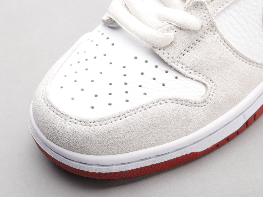 BL - Beige and red hook high top knight color matching