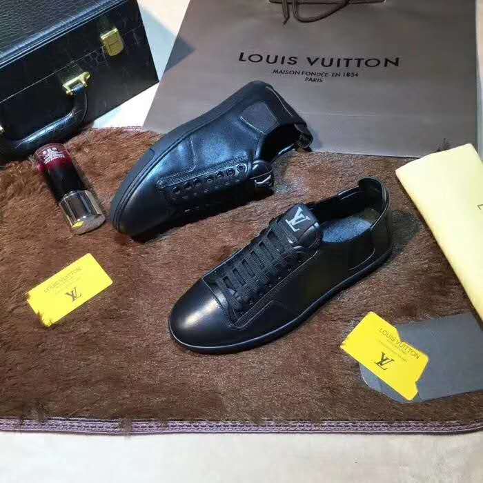 BL - High Quality Luv Sneaker 071