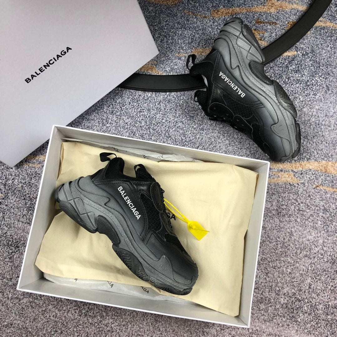 BL - High Quality Bla Sneaker 072